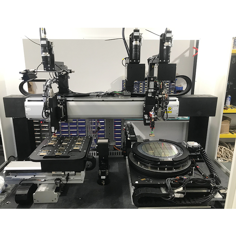 How do automatic placement machines ensure precise positioning of fine-pitch chips and miniature components?